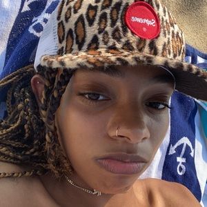 Meet your Posher, Bella